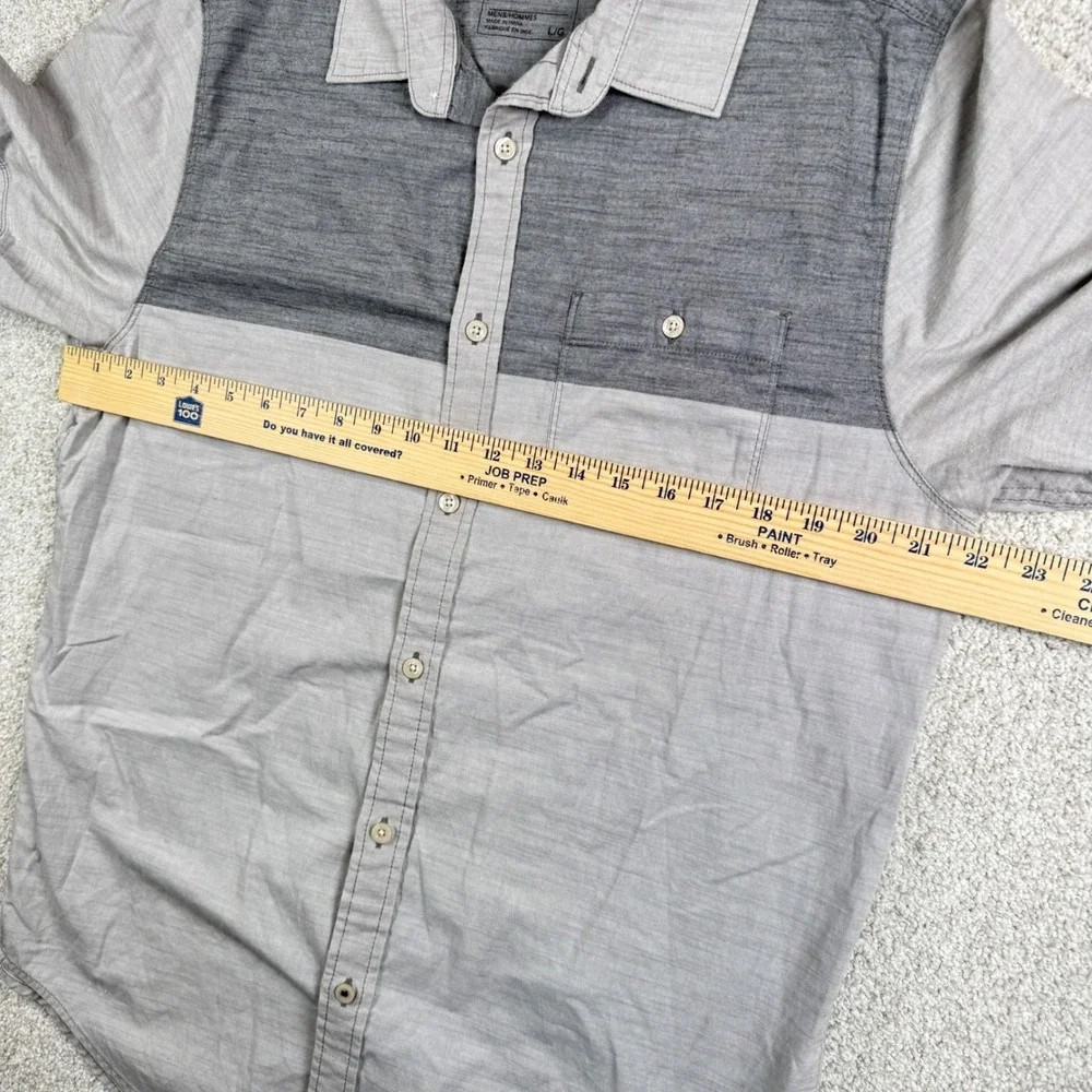 The North Face Button Down Mens Large Grey Colorblock Short Sleeve Shirt